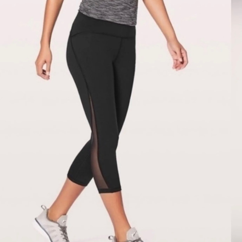 Lululemon Train Times Black Crop Capri Legging 21" inseam size 4